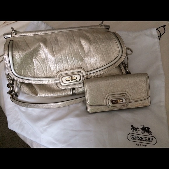 Coach purse and wallet