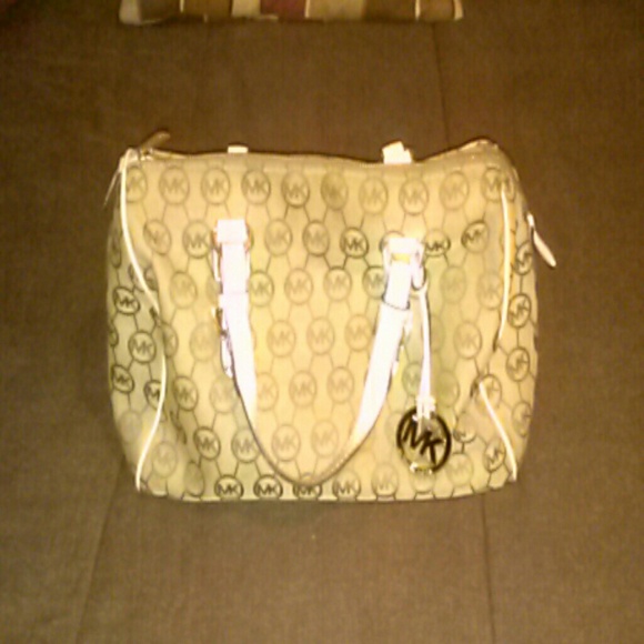 ON HOLD Michael Kors purse
