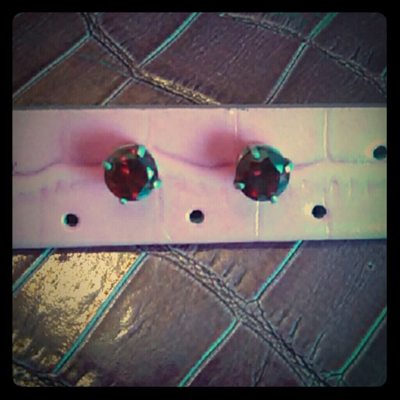 Jewelry - ⚡925 REAL garnet and silver stud earrings!