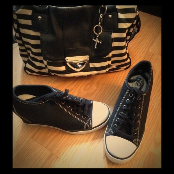 SO black wedge sneakers