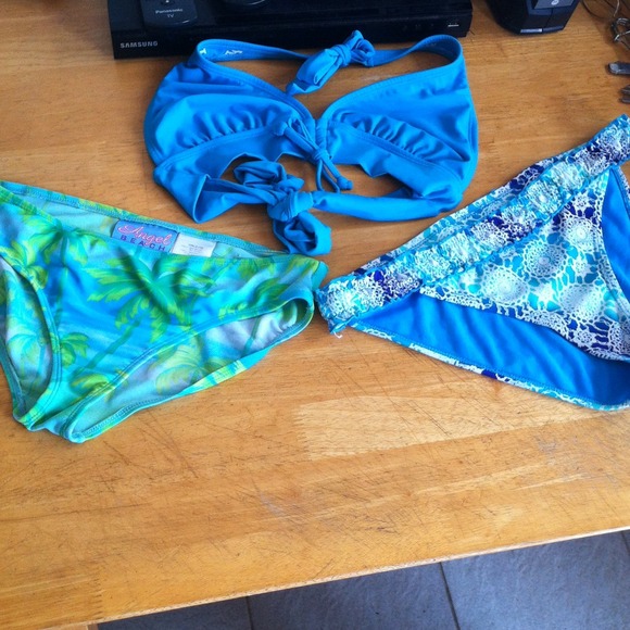 Bathing Suits - Picture 4 of 4