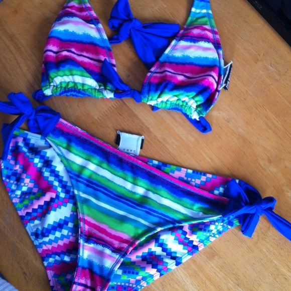 Bathing Suits - Picture 4 of 4