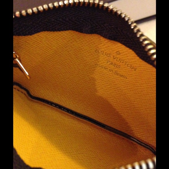 💛Louis Vuitton Cles💛✋SOLD - Picture 2 of 4