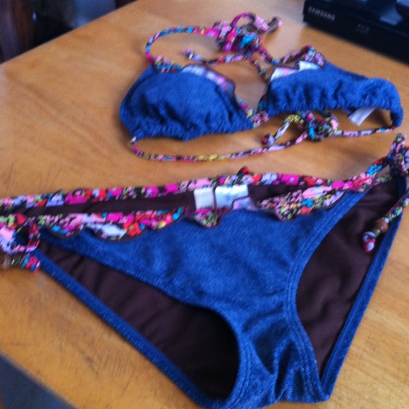 Bathing suit - Picture 4 of 4