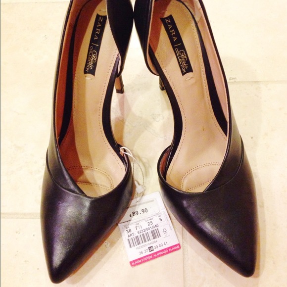 Zara Asymmetrical Court Pump 7.5