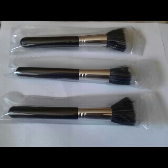 Mac brushes for $20