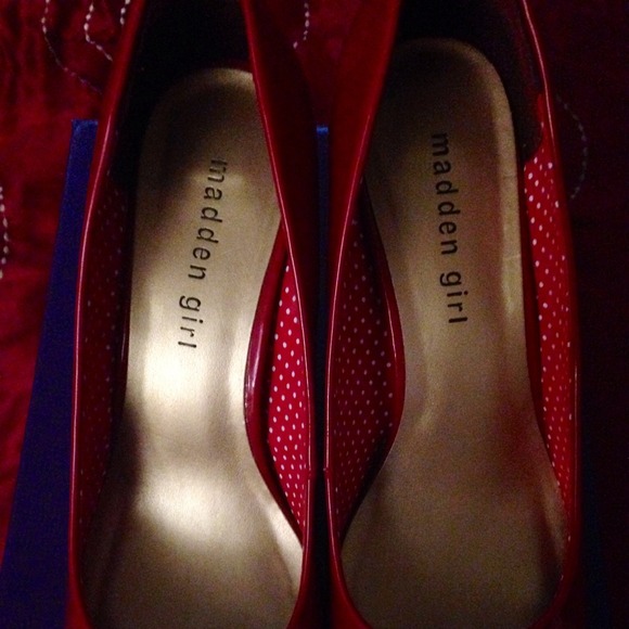 Madden Red Pumps - Picture 4 of 4