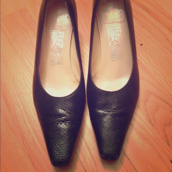 Ferragamo heels size 8