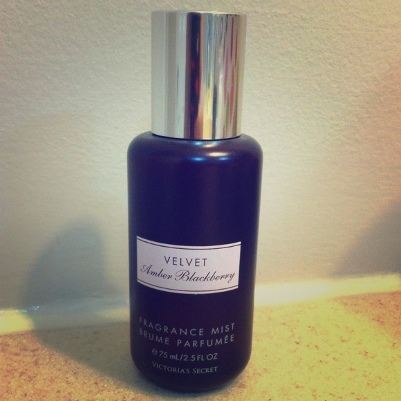❌SOLD❌ VS Amber Blackberry Fragrance NWOT
