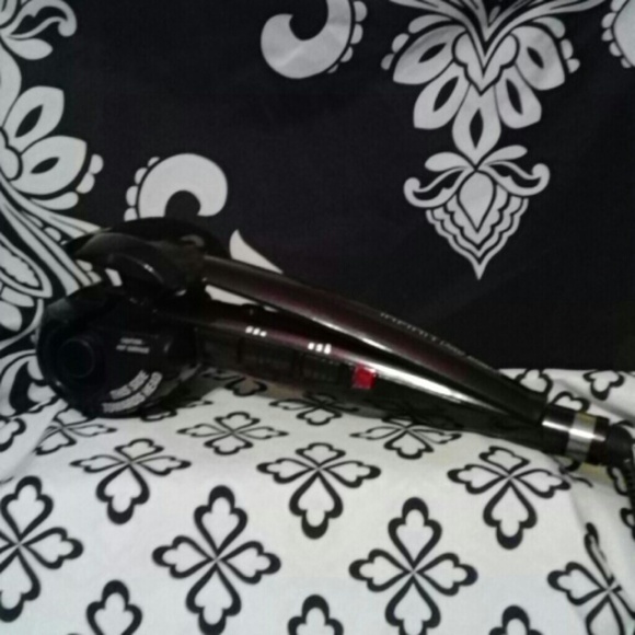 Electronic curling iron