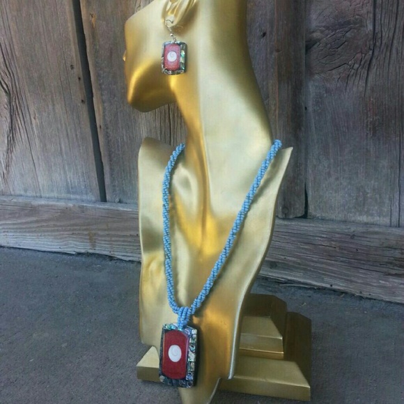 HOLIDAY SALE- Gorgeous Abalone and Coral Set - Picture 2 of 3