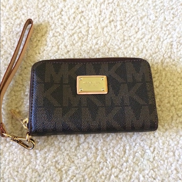 Michael Kors Iphone 4/4S Wristlet/Wallet