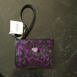 NWOT ⛔️Reduced⛔️ Authentic Coach Wristlet