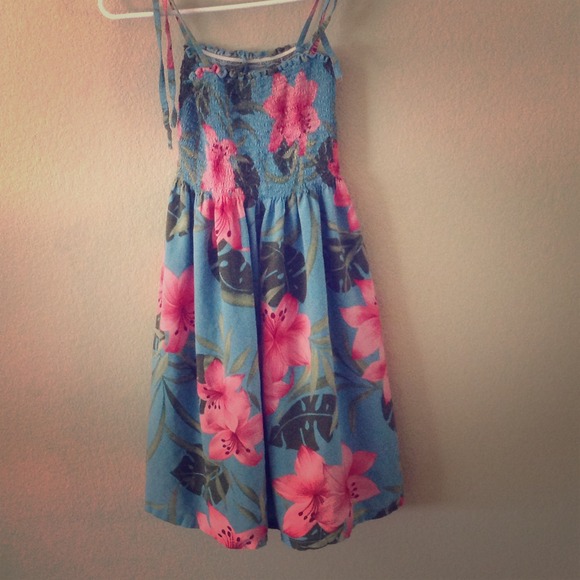 Cute Hawaii style summer dress - Picture 1 of 1