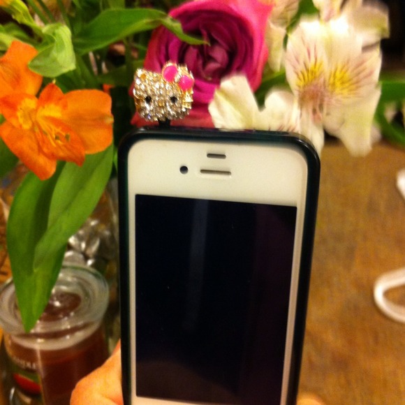 Hello kitty dust plug .