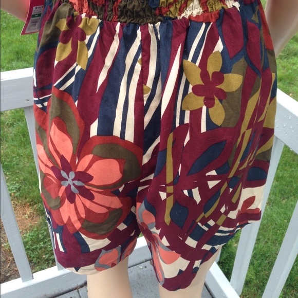 Tropical Print Halter Top Open-Back Romper - Picture 3 of 4