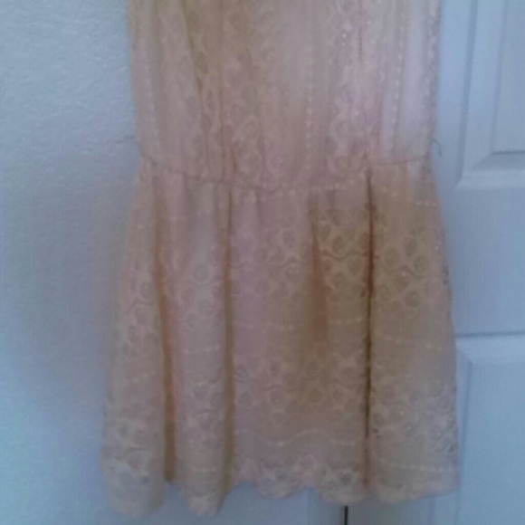 REDUCED!! Cute beige dress - Picture 3 of 3