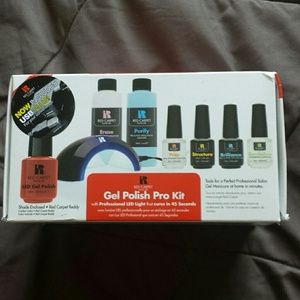 Red Carpet Gel Polish Pro Kit (light included)