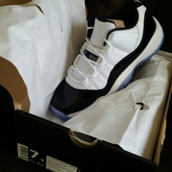 Jordan 11 concord lows DS w receipt