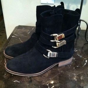 Black Steve Madden boots