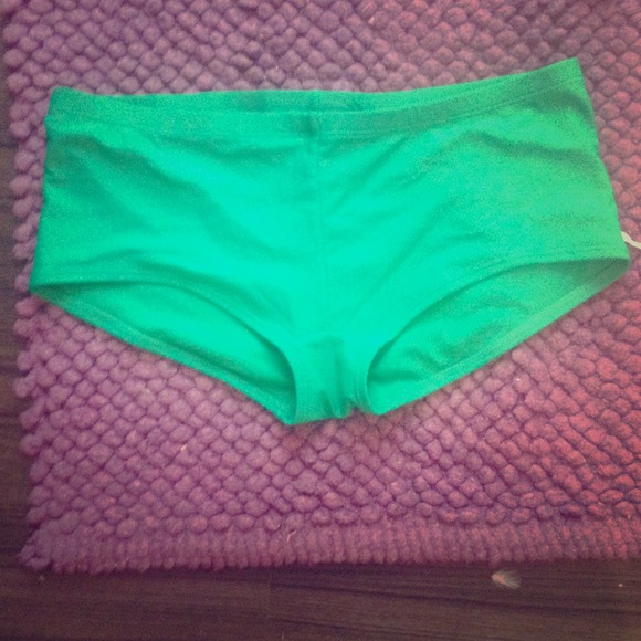 ⌛️Old navy green boy short swim suit bottoms