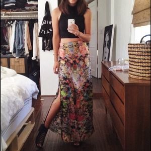 ASOS Skirts - ASOS Maxi Skirt in Floral Digital Print Size 4 ASOS Skirts - ASOS Maxi Skirt in Floral Digital Print Size 4