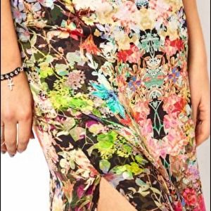 ASOS Skirts - ASOS Maxi Skirt in Floral Digital Print Size 4 ASOS Skirts - ASOS Maxi Skirt in Floral Digital Print Size 4