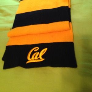 navy/yellow cal scarf