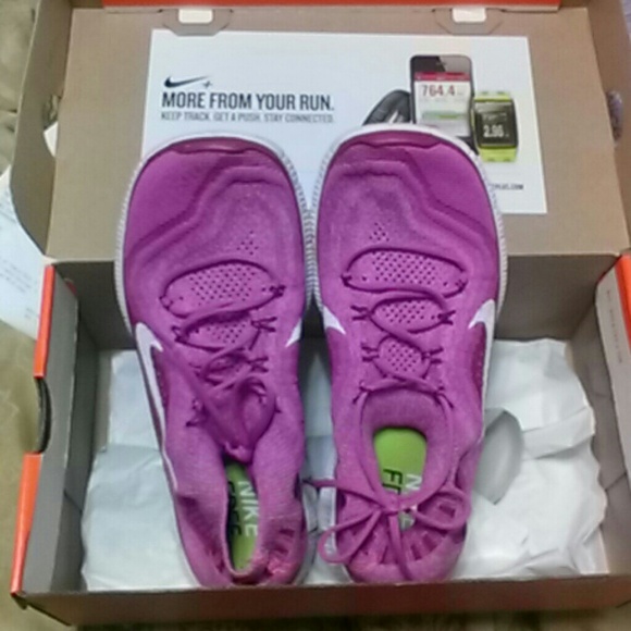 Women's Nike Free Flyknit size 9