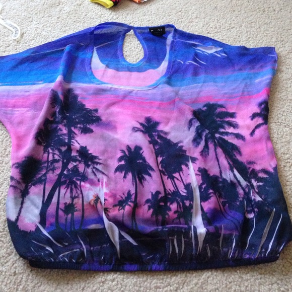 Rue 21 top!