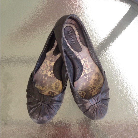 BORN Leather Flats Size 8.5/40