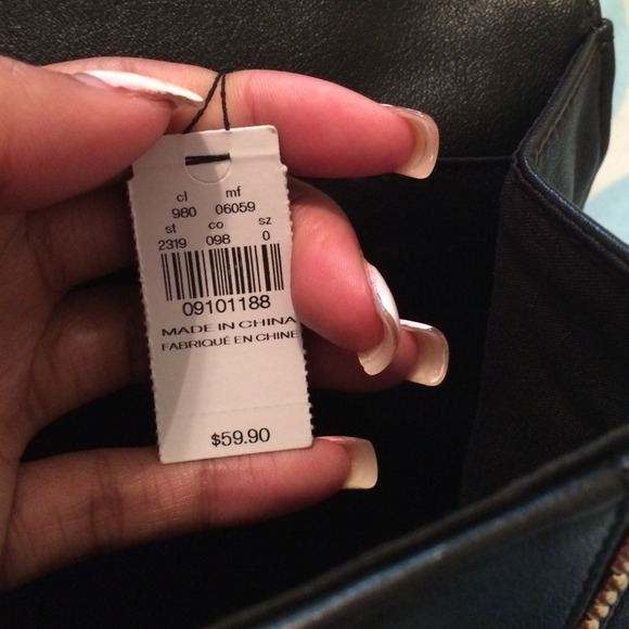 Black and gold envelope clutch! - Picture 4 of 4