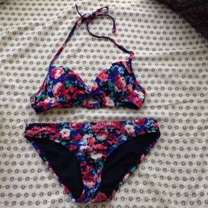 Floral bikini set. Push-up top:)