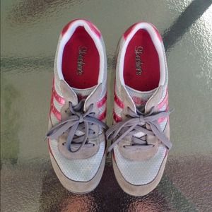 🌟SALE🌟SKECHERS Athletic Shoes Size 8.5