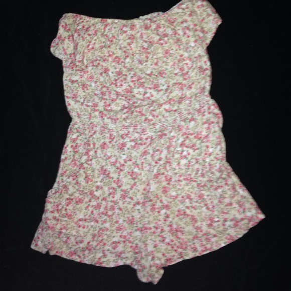 Floral Romper with pockets!!!!