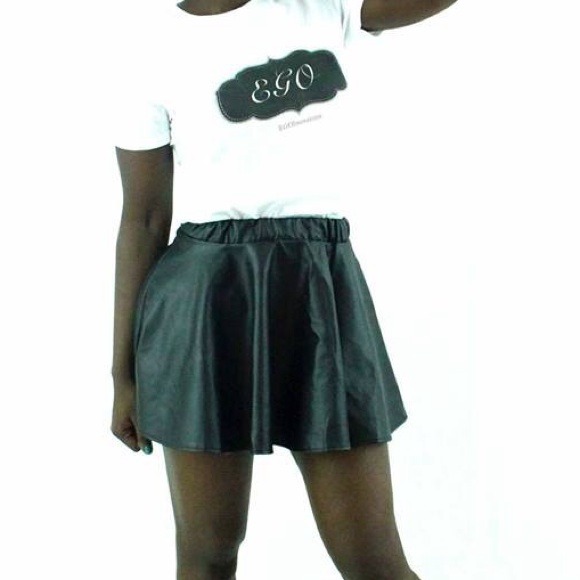 Black skirt. Available in s, m, l