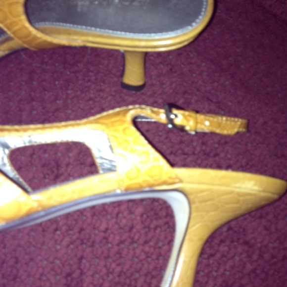 Shoes - Picture 3 of 3