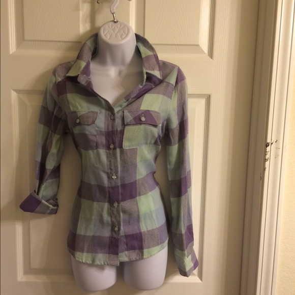 Tops - Brand new extra stretch flannel top.