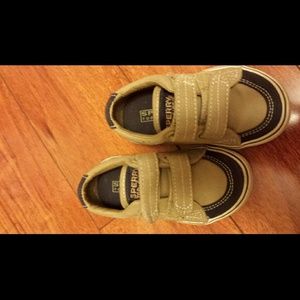 Reduced! Like new toddler Sperrys