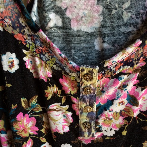 Multi Floral Pattern American Rag Tank - Picture 3 of 4