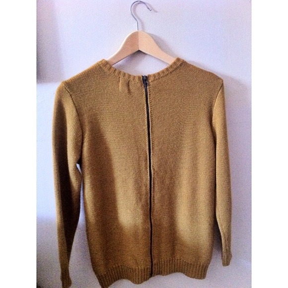 Mustard colored Zip back button down sweater - Picture 2 of 2
