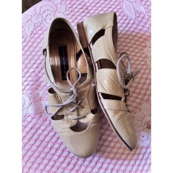 Soft mint school girl oxfords - Picture 2 of 2