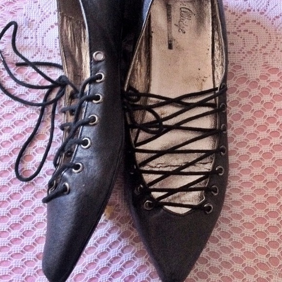 Vintage criss cross laced flats - Picture 2 of 2
