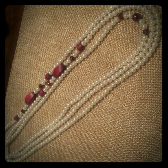 Layered Pearl necklace