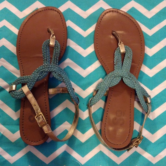 ⬇️Teal Sandals