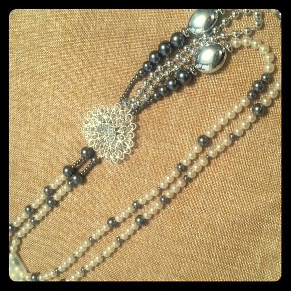 Layered pearl necklace