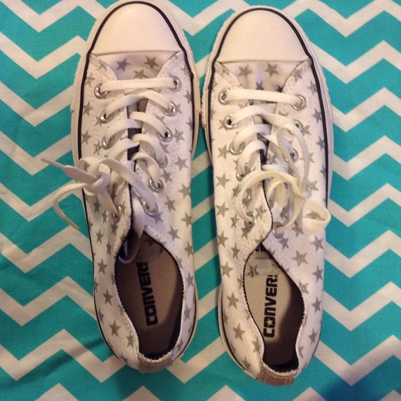 ⬇️Converse White with Silver Stars