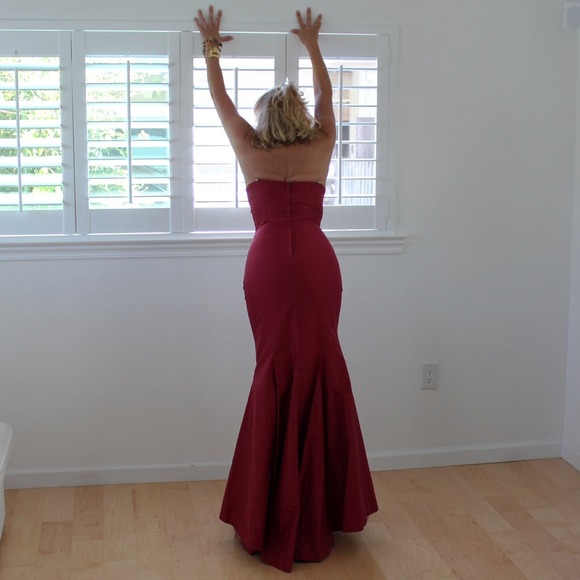 🎉🎉HP🎉🎉BCBGMaxAzria gown.  Ruby red Beauty. - Picture 2 of 4
