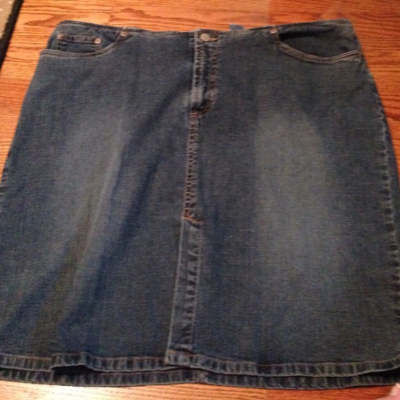 Old Navy Sz 18 Jean Denim Skirt w/ Split