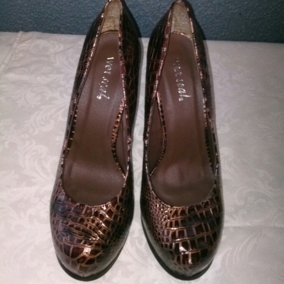 Sexy crocodile Brown pumps